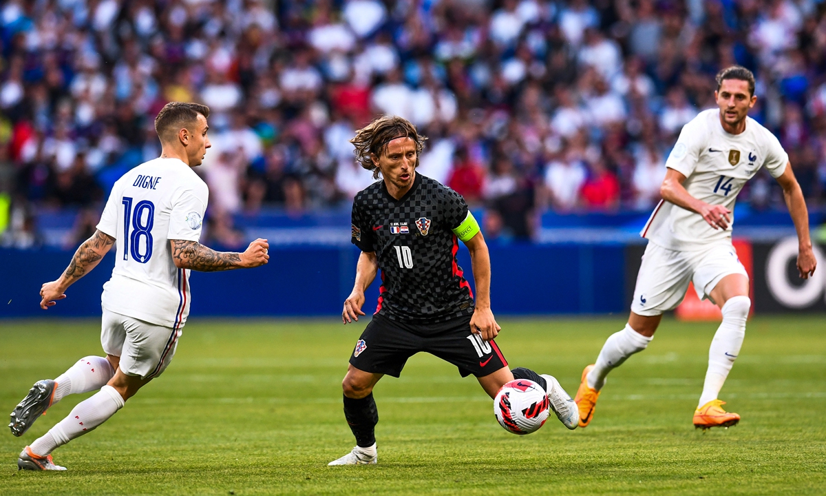 Luka Modric (No.10) of Croatia controls the ball on June 13, 2022 in Paris, France. Photo: VCG
