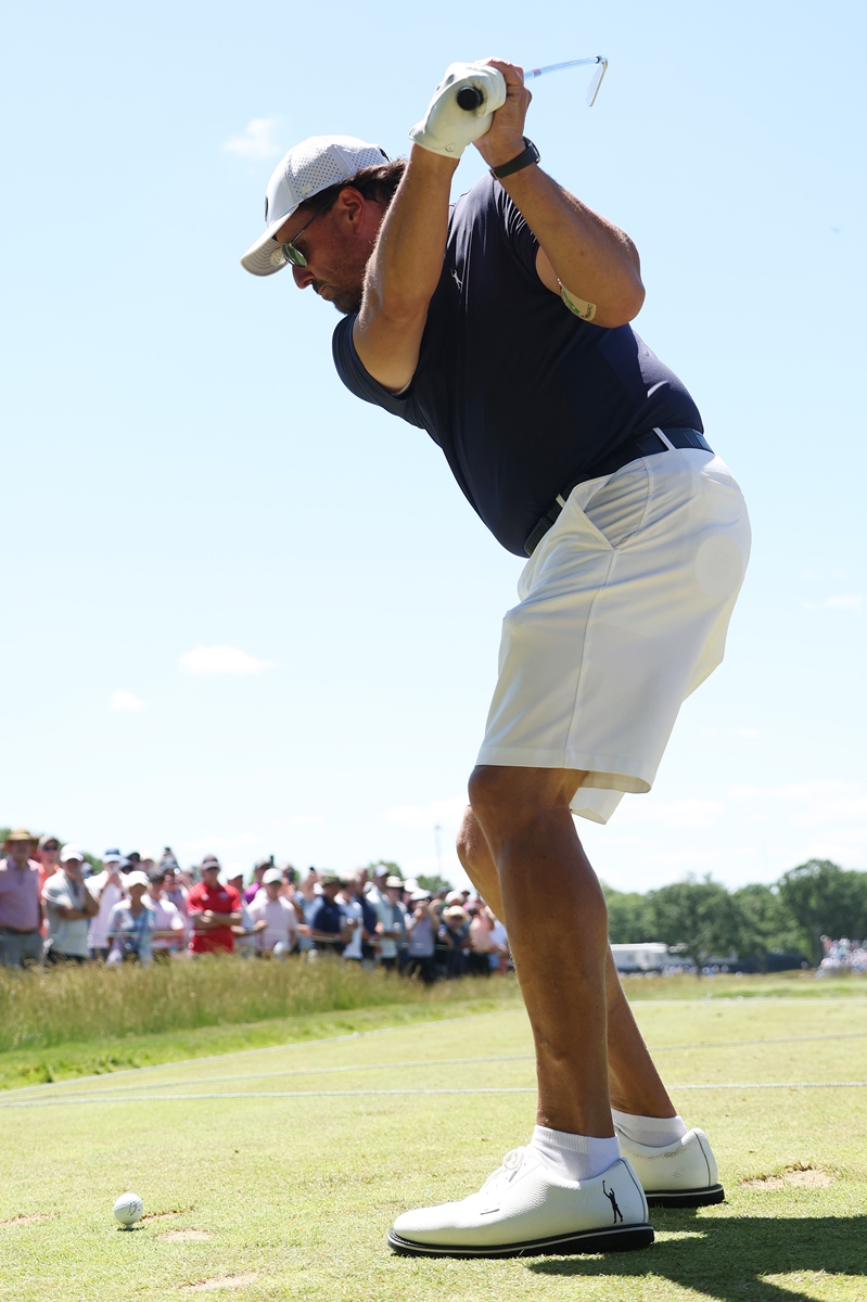 Phil Mickelson plays his shot from a tee during a practice round prior to the US Open at the Country Club on June 14, 2022 in Brookline, Massachusetts. Photo: VCG