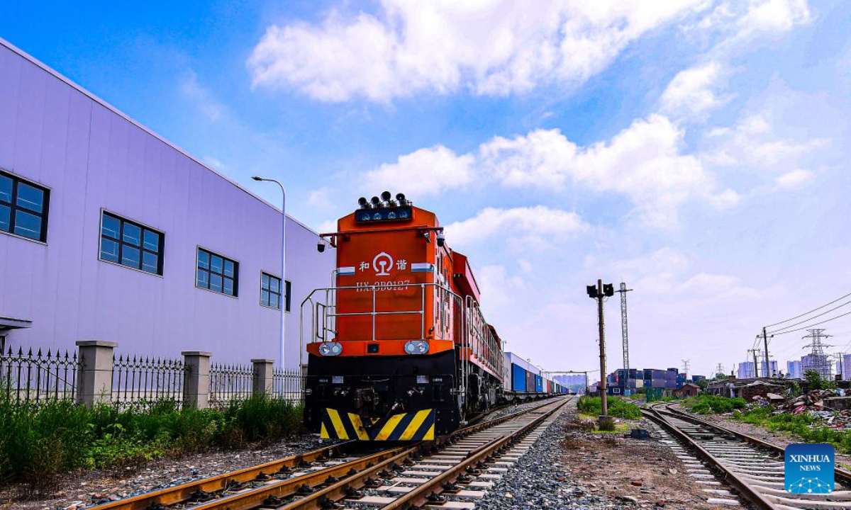 A China-Europe freight train is about to depart from the Shenyang East Railway Station in Shenyang, northeast China's Liaoning Province, June 16, 2022.

The railway station saw the 100th China-Europe freight train pull out on Thursday.

As of Thursday, the station has seen the trips of the China-Europe freight trains increase by 30 percent year on year in 2022. Photo:Xinhua