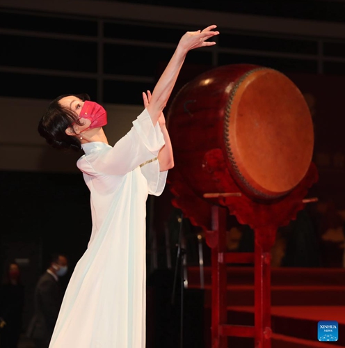 An artist dances during an event under the theme of traditional Chinese culture in Hong Kong, south China, on June 15, 2022. The event is held by Hong Kong Island Women's Association on Wednesday as part of celebrations for the 25th anniversary of Hong Kong's return to the motherland.(Photo: Xinhua)