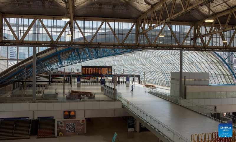 Photo taken on June 21, 2022 shows a general view of Waterloo Station in London, Britain. After last-ditch talks between unions and rail operators broke down here on Monday, the United Kingdom's (UK) National Union of Rail, Maritime and Transport Workers (RMT) gave the go-ahead on Tuesday to the country's biggest rail strikes in 30 years that are expected to cause massive disruptions to rail services in England, Scotland and Wales.(Photo: Xinhua)