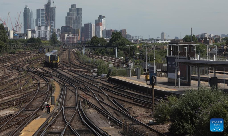 Photo taken on June 21, 2022 shows a general view of the tracks outside Clapham Junction Station in London, Britain. After last-ditch talks between unions and rail operators broke down here on Monday, the United Kingdom's (UK) National Union of Rail, Maritime and Transport Workers (RMT) gave the go-ahead on Tuesday to the country's biggest rail strikes in 30 years that are expected to cause massive disruptions to rail services in England, Scotland and Wales.(Photo: Xinhua)