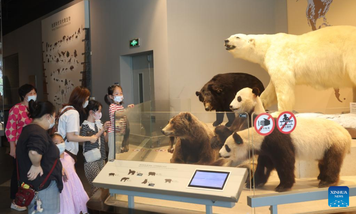 People visit Shanghai Natural History Museum in Shanghai, east China, July 1, 2022. Photo:Xinhua