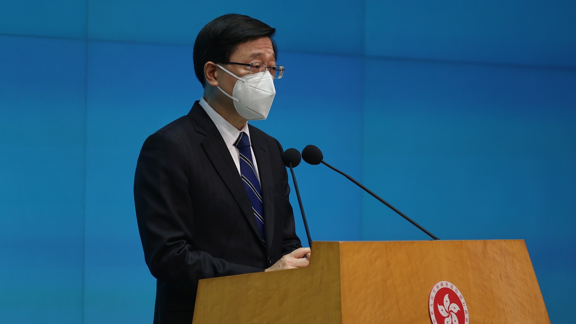 John Lee Ka-chiu, the Chief Executive of the HKSAR government, speaks with the press. Photo: HK01.com