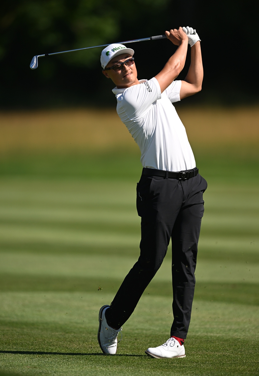 Li Haotong plays a shot during the final round of the BMW International Open on June 26, 2022 in Munich, Germany. Photo: Courtesy of China Golf Association