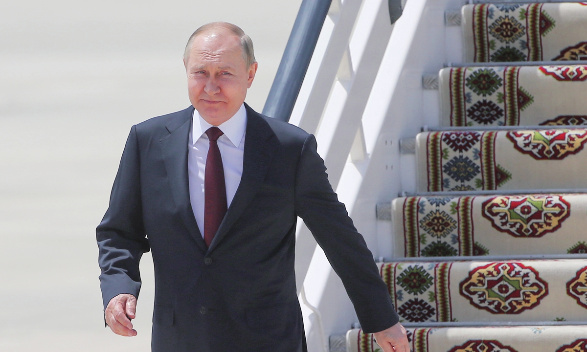 Russian President Vladimir Putin leaves his presidential plane during an arrival ceremony at Ashgabat International Airport on June 29, 2022 in Ashgabat, Turkmenistan. Putin traveled to Turkmenistan to attend the 6th Caspian Summit. Photo: VCG