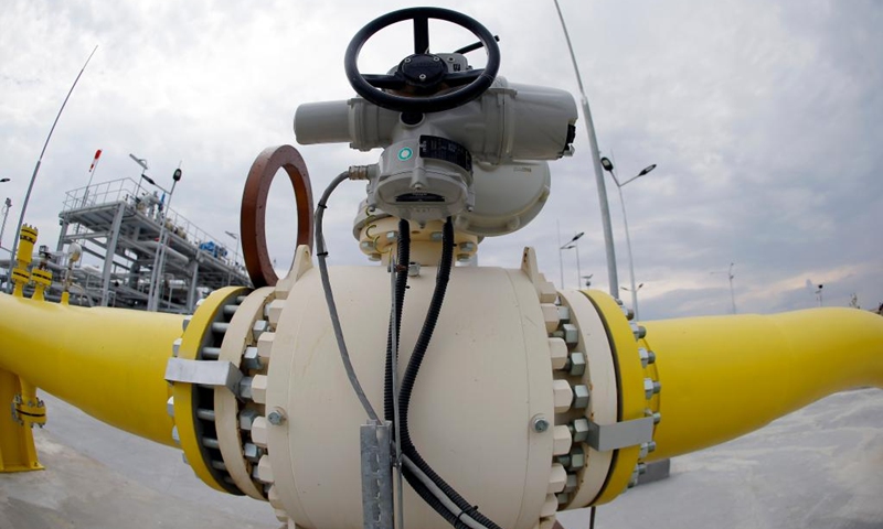 Photo taken on June 28, 2022 shows gas pipelines at the site of the Midia natural gas development project in Vadu village on the Black Sea coast in southeastern Romania. The start of gas production in the Romanian Black Sea is a historic moment, contributing to the country's efforts to achieve 90 percent self-sufficiency in natural gas supply, Prime Minister Nicolae Ciuca said on Tuesday in Vadu village.(Photo: Xinhua)