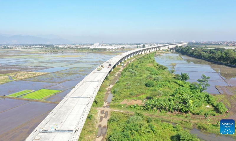 Aerial photo taken on June 29, 2022 shows the construction site of bridge deck ancillary works from the No.4 casting yard to Tegal Luar Station of the Jakarta-Bandung High-Speed Railway (HSR) in Indonesia. The construction of bridge deck ancillary works from the No.4 casting yard to Tegal Luar Station of the Jakarta-Bandung High-Speed Railway (HSR) has been completed, creating favorable conditions for the next-stage track-laying work.(Photo: Xinhua)