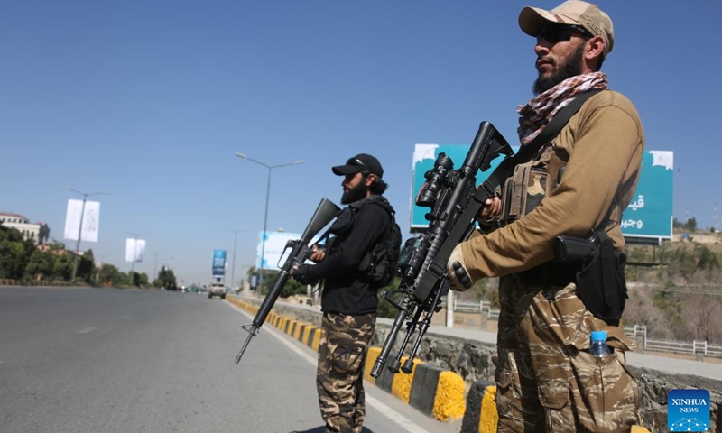 Taliban members stand guard near the conference venue of the Loya Jirga in Kabul, Afghanistan, June 30, 2022. The much-awaited Loya Jirga or grand assembly of religious scholars and elders opened in Afghanistan's capital Kabul on Thursday, the Afghan caretaker government's chief spokesman Zabihullah Mujahid said.(Photo: Xinhua)