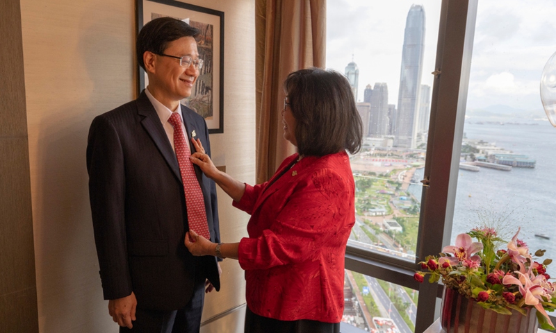 Photo of John Lee, sixth-term chief executive of the HKSAR, and his wife, posted on Lee's newly opened social media pages.