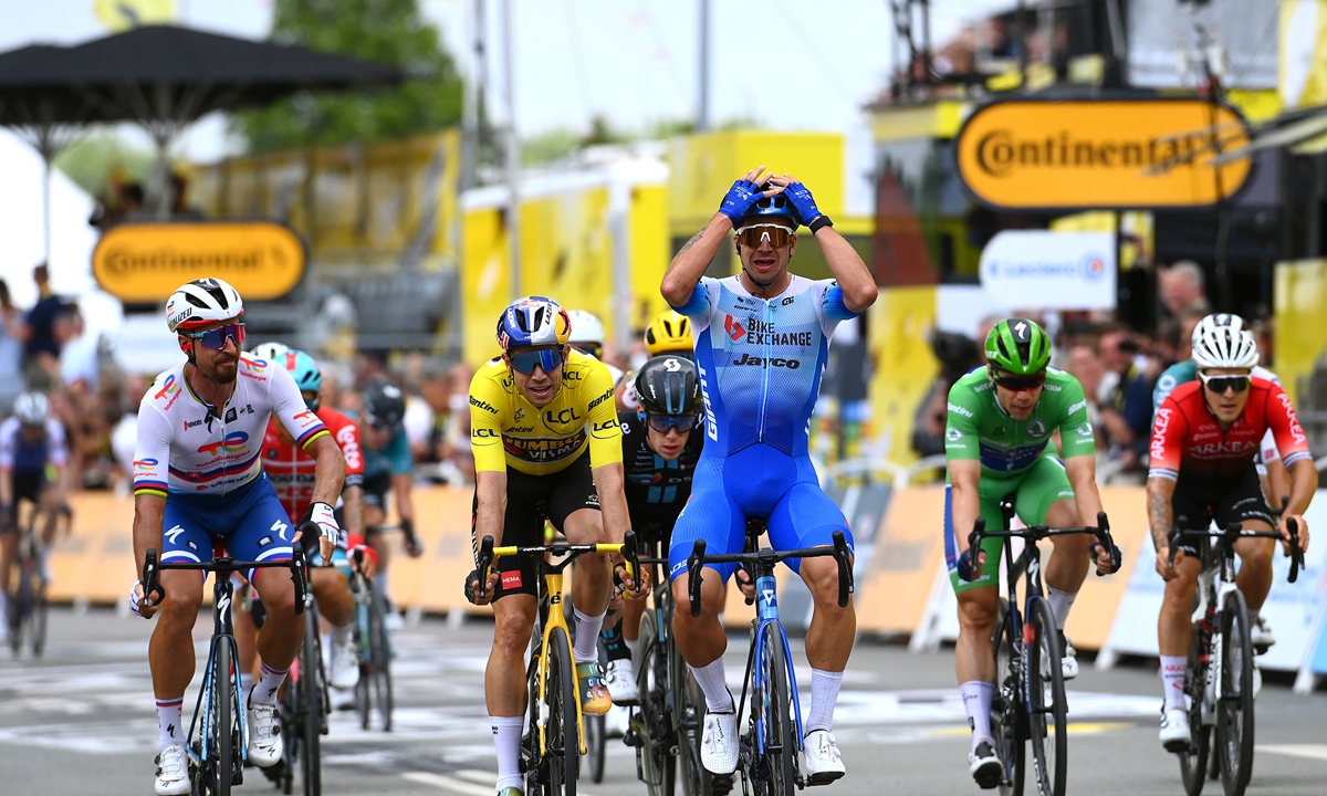 Dylan Groenewegen of the Netherlands and Team BikeExchange-Jayco celebrates at the finish line as stage winner during the 109th Tour de France 2022, Stage 3 a 182km stage from Vejle to S?nderborg on July 03, 2022 in Sonderborg, Denmark.  Photo: VCG