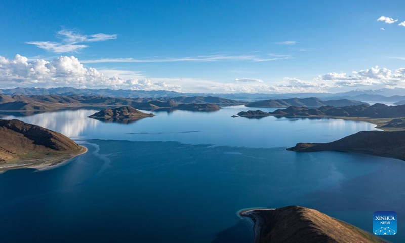 Aerial photo taken on July 2, 2022 shows the scenery of the Yamdrok Lake in Nagarze County of Shannan City, southwest China's Xizang Autonomous Region.Photo:Xinhua