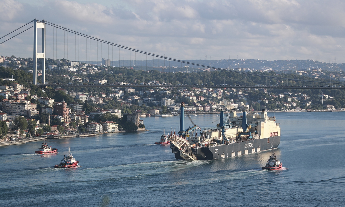 The ship <em>Castorone</em>, which will place the pipes meant to carry 540 billion cubic meters of natural gas in the Black Sea to the deep sea floor, passes through the Bosporus in Istanbul, Turkey on July 05, 2022. Photo: VCG