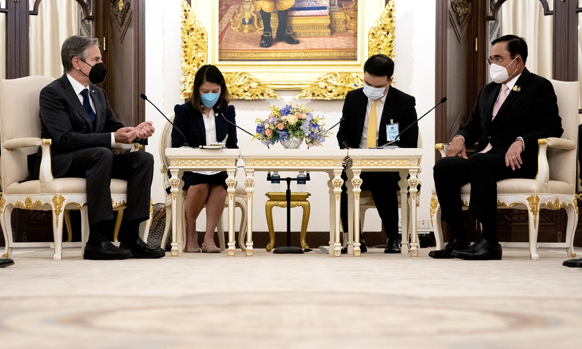 US Secretary of State Antony Blinken (left) meets with Thailand's Prime Minister Prayut Chan-ocha (right) at Government House in Bangkok on July 10, 2022. Photo: AFP