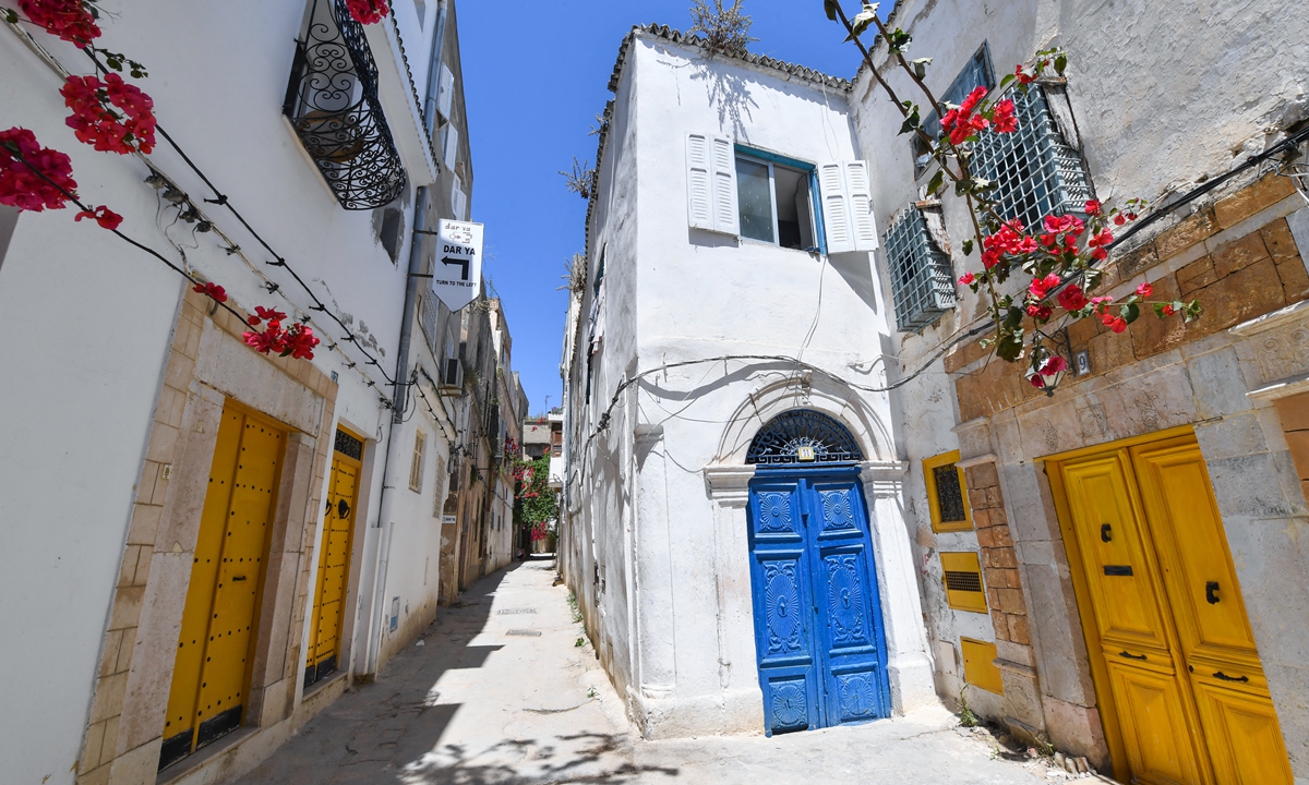 A narrow street in the old Medina of Tunis, on May 21, 2022 Photo: AFP