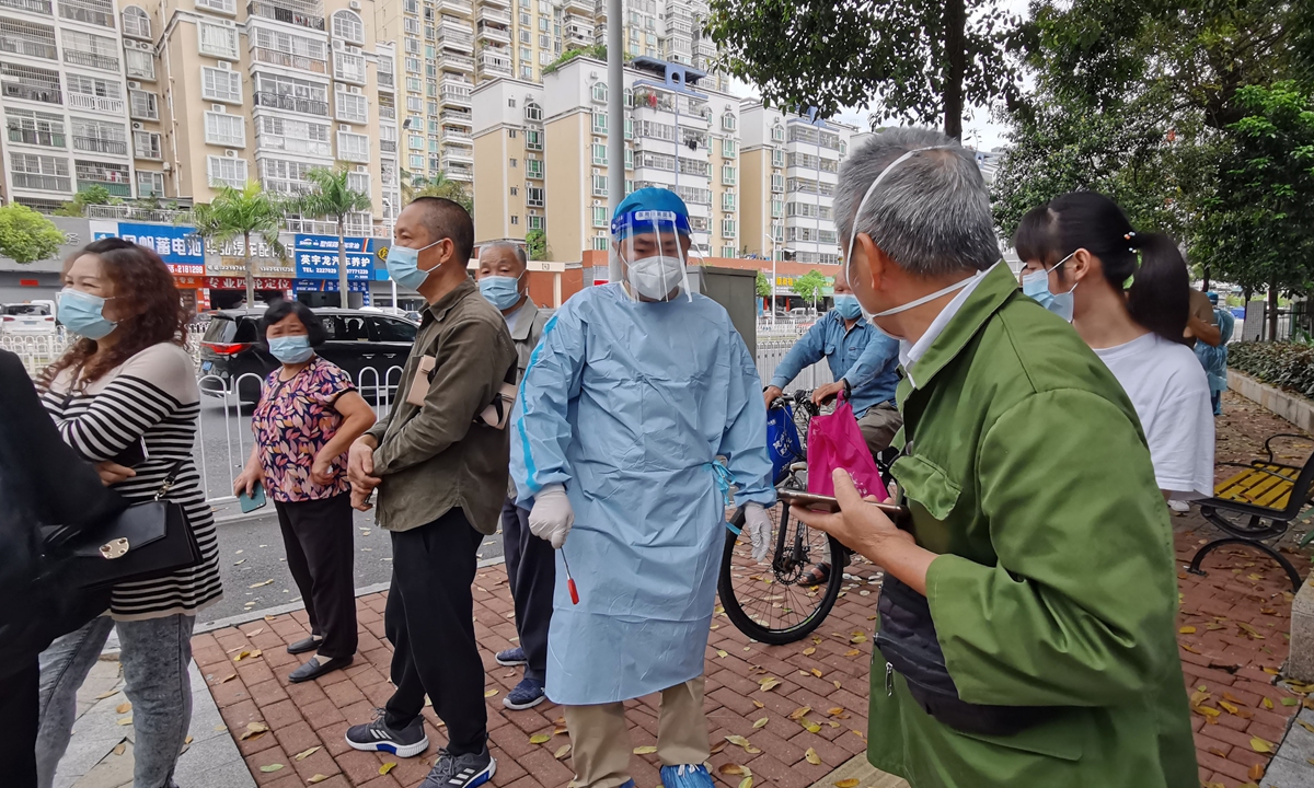 People queue up for COVID-19 nucleic acid testing in Zhuhai of South China's Guangdong Province on March 31, 2022. Photo: IC photo.