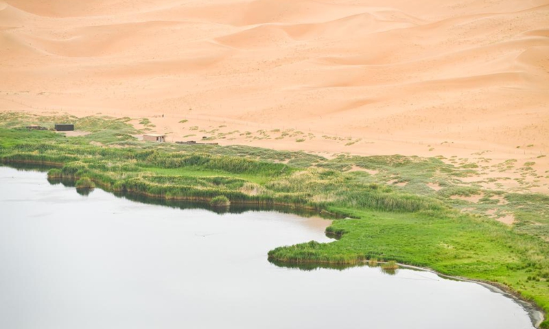 Photo taken on July 13, 2022 shows a view of the Badain Jaran Desert in north China's Inner Mongolia Autonomous Region.(Photo: Xinhua)