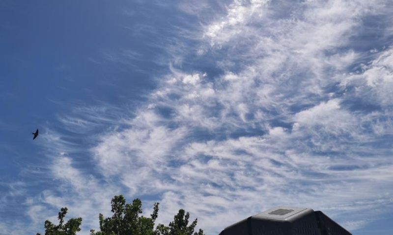 Photo taken with a mobile phone shows clouds during a sunny day in Beijing, capital of China, July 14, 2022.(Photo: Xinhua)