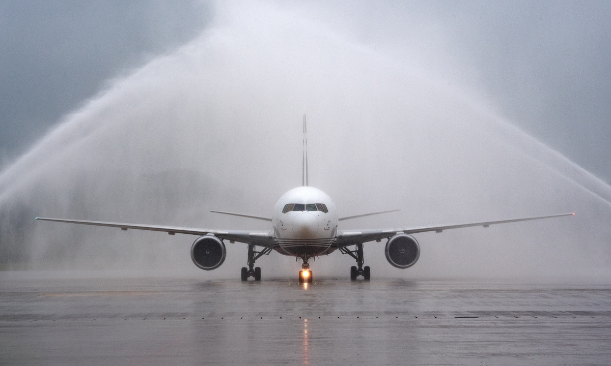 A Boeing 767-300 cargo plane lands at Ezhou Huahu Airport, China's first dedicated cargo hub airport on July 17, 2022. The airport, officially opening on July 17, is also the first of its kind in Asia and the fourth in the world. Photo: IC