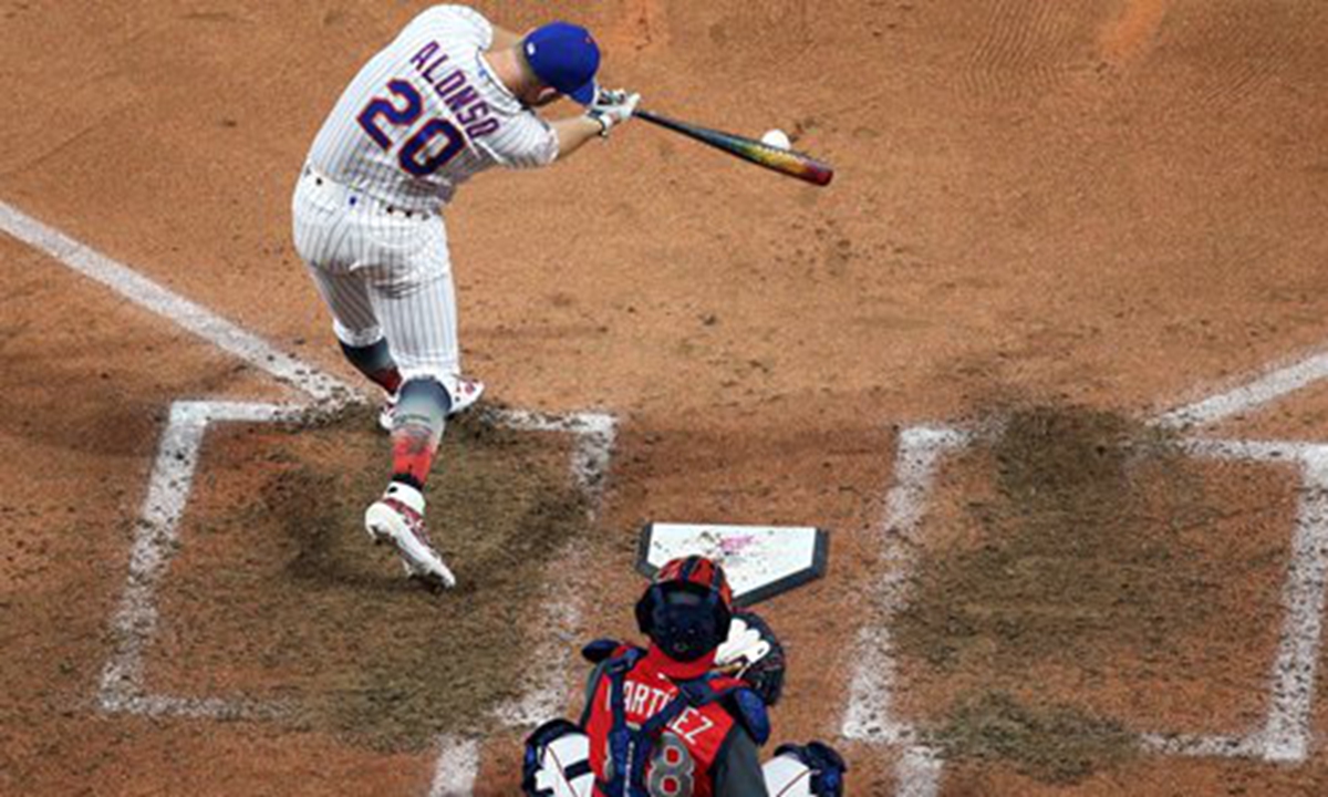 New York Mets first baseman Pete Alonso bats in the second round of the 2019 MLB Home Run Derby at Progressive Field in Cleveland. Photo: IC