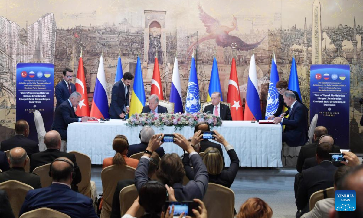 Turkish Defense Minister Hulusi Akar (R), the United Nations Secretary-General Antonio Guterres (L, center), and Russian Defense Minister Sergei Shoigu (L) sign a deal in Istanbul, Türkiye, on July 22, 2022. Photo:Xinhua