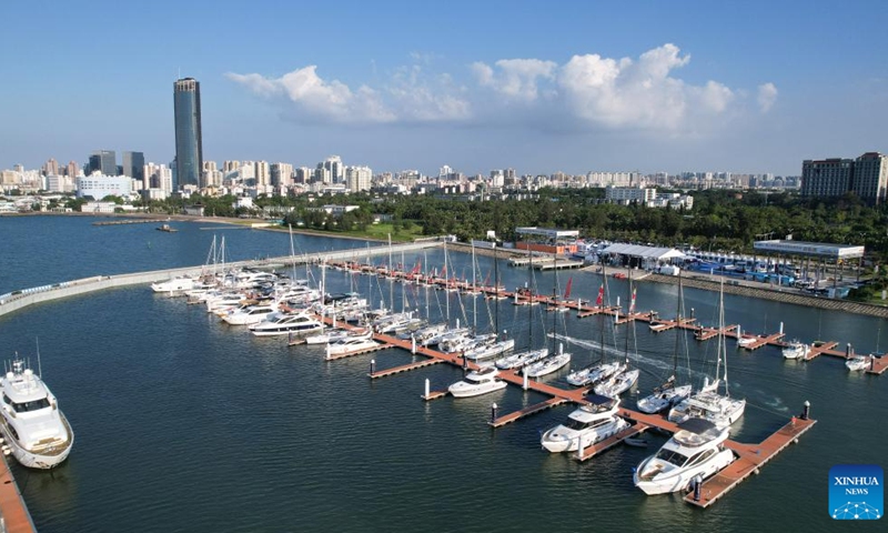 Aerial photo taken on July 26, 2022 shows yachts participating in a yacht show during the second China International Consumer Products Expo (CICPE) in Haikou, south China's Hainan Province. The yacht show, featuring over 200 participating yachts, kicked off on Tuesday.(Photo: Xinhua)