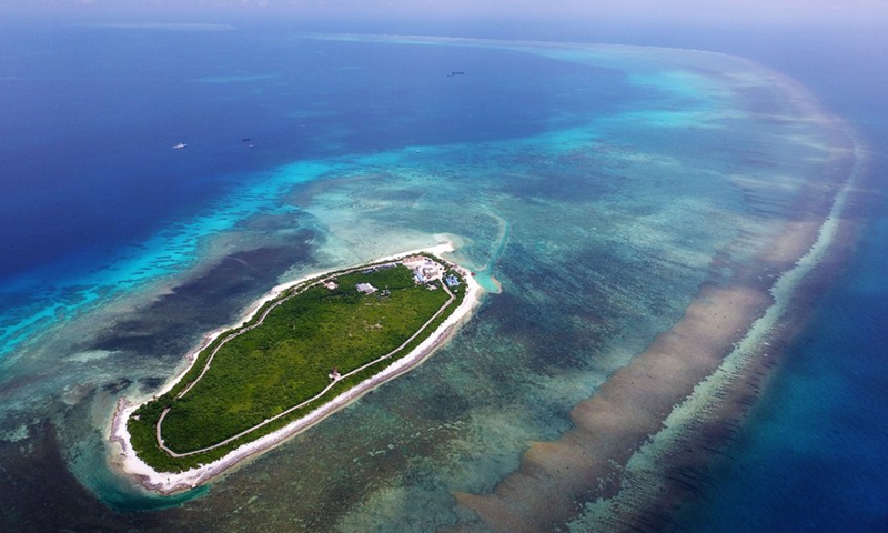 Aerial photo taken on April 23, 2017 shows the Jinqing Island of Yongle Islands, located in the Xisha Islands, in south China's Hainan Province.(Photo: Xinhua)