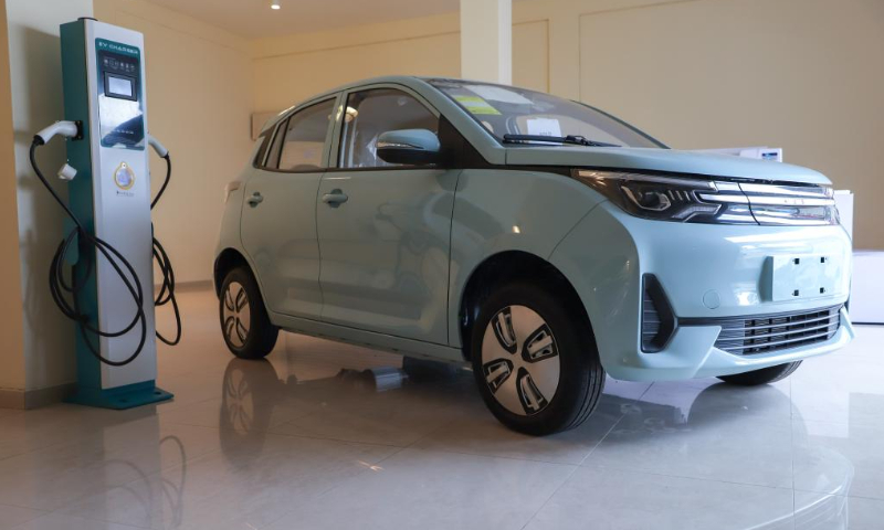 Photo taken on July 22, 2022 shows an electrical vehicle imported by Green Tech Africa and a charging station at its showroom in Addis Ababa, Ethiopia. Photo: Xinhua