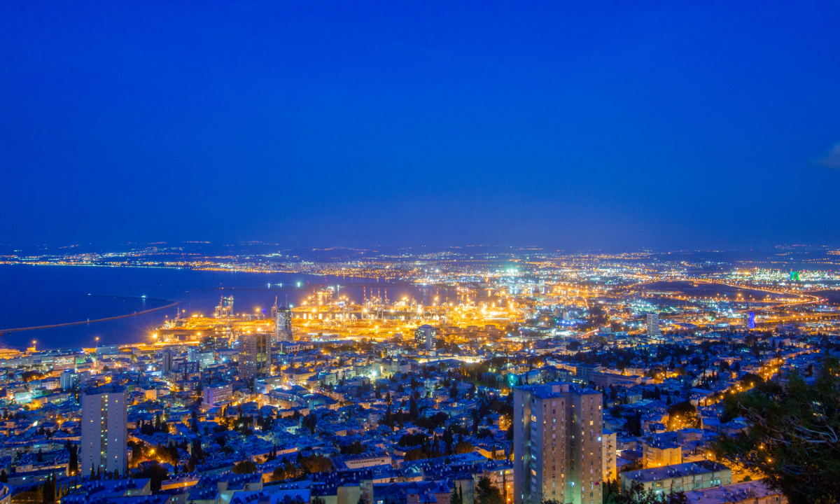 Night view of Haifa Photo: VCG


