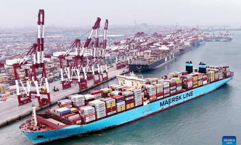 Aerial photo taken on July 29, 2022 shows a Maersk container vessel departing from the Qianwan Container Terminal in Qingdao Port, east China's Shandong Province. Photo: Xinhua 