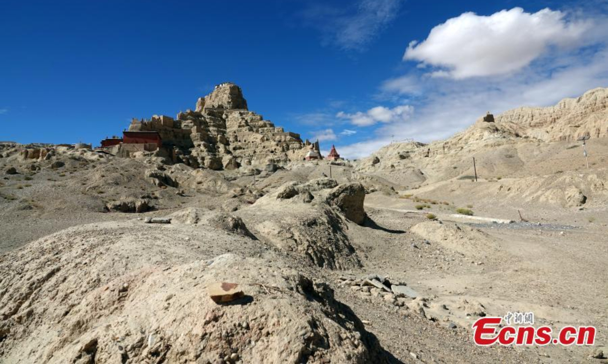 2022年8月4日，中国西南部西藏自治区阿里地区赞达县古格王国古都遗址鸟瞰图。图片：中新社