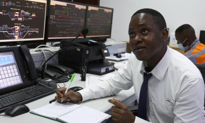 Station attendant Peter Mwadime works at Mombasa Terminus Station in Mombasa, Kenya, July 27, 2022. Launched on May 31, 2017, the 480 km Mombasa-Nairobi Standard Gauge Railway (SGR), financed mainly by China and constructed by China Road and Bridge Corporation (CRBC), has fostered job creation for local people. Photo: Xinhua