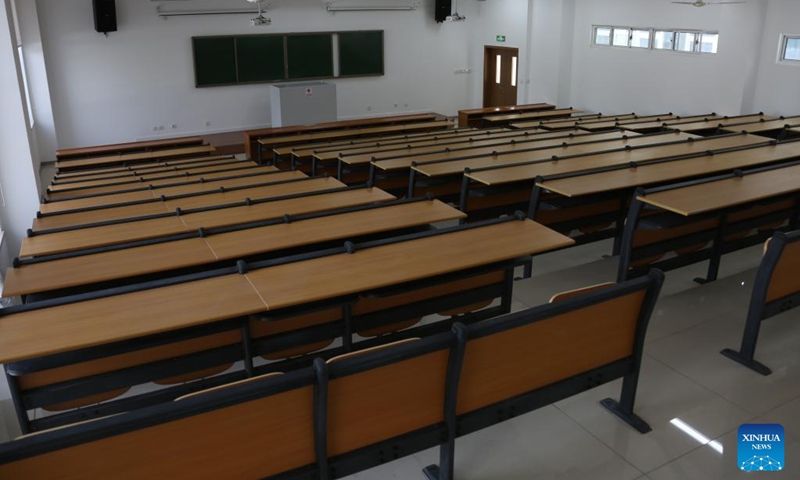 Photo taken on July 31, 2022 shows a classroom of the China-funded teaching building and auditorium at Kabul University in Kabul, Afghanistan. A ceremony was held in Kabul, the capital of Afghanistan, on Sunday to inaugurate China-funded teaching building and auditorium at Kabul University. (Photo by Saifurahman Safi/Xinhua)