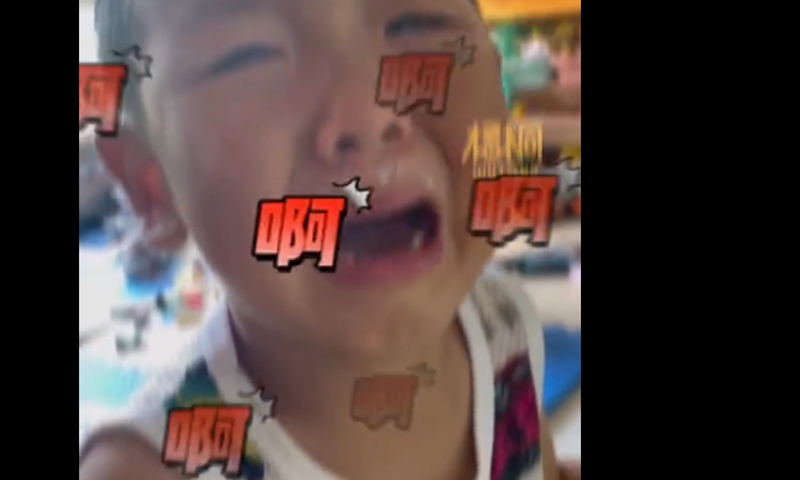 Recently, a video showing a little boy in Beijing, crying while eating meals cooked by his mother went viral on Chinese social media.Screenshot of D Video