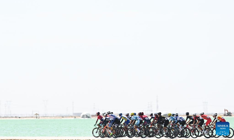 Participants comepete during stage 8 of the 21st Tour of Qinghai Lake 2022 cycling race in northwest China's Qinghai Province, Aug. 3, 2022. (Xinhua/Zhang Long)