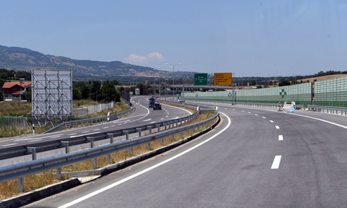 Vehicles move on the Miladinovci-Shtip highway section which connects North Macedonia's capital Skopje with the eastern part of the country, July 6, 2019. The 47-km highway section was constructed by a Chinese company. Photo: Xinhua

