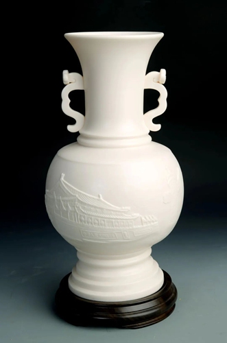 Feng Yu Tong Zhou Gong Zhu Hui Huang, 13cm × 13cm × 47cm, 2019