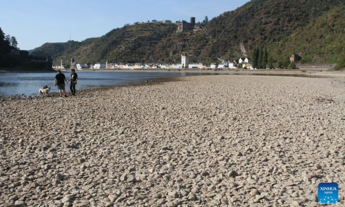 Photo taken on Aug. 11, 2022 shows the exposed riverbed of river Rhine in Kaub in the state of Rhineland-Palatinate, Germany. The water level of river Rhine has dropped due to high temperature and drought. Photo:Xinhua
