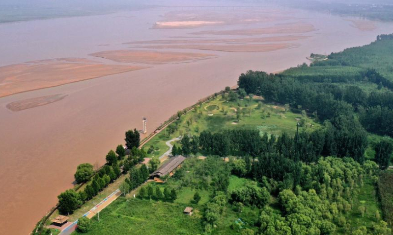 Aerial photo taken on Aug. 11, 2022 shows a park along the Yellow River in Zhengzhou City, central China's Henan Province. Photo: Xinhua