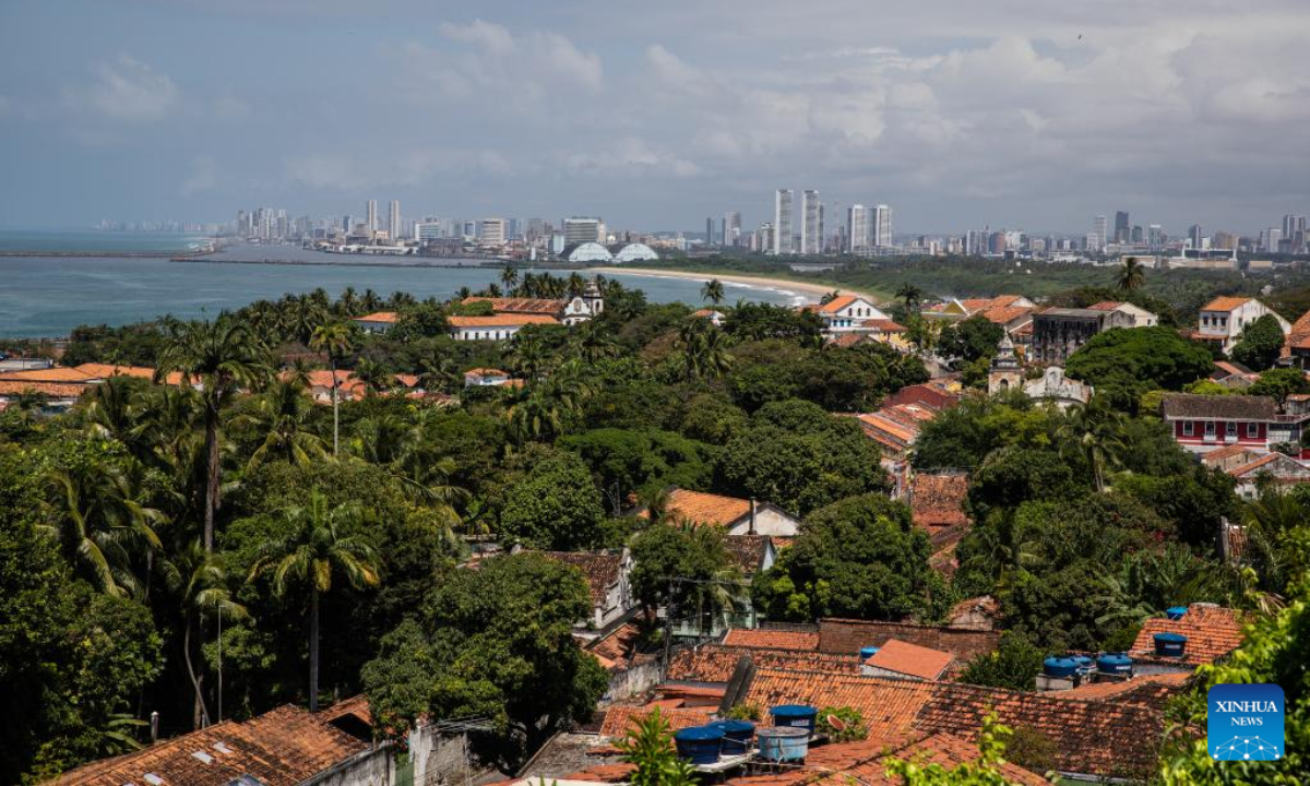 Foto tirada em 11 de agosto de 2022 mostra uma vista de Olinda, Brasil.  O centro histórico da cidade de Olinda foi inscrito na Lista do Patrimônio Mundial da UNESCO em 1982.  Foto: Xinhua