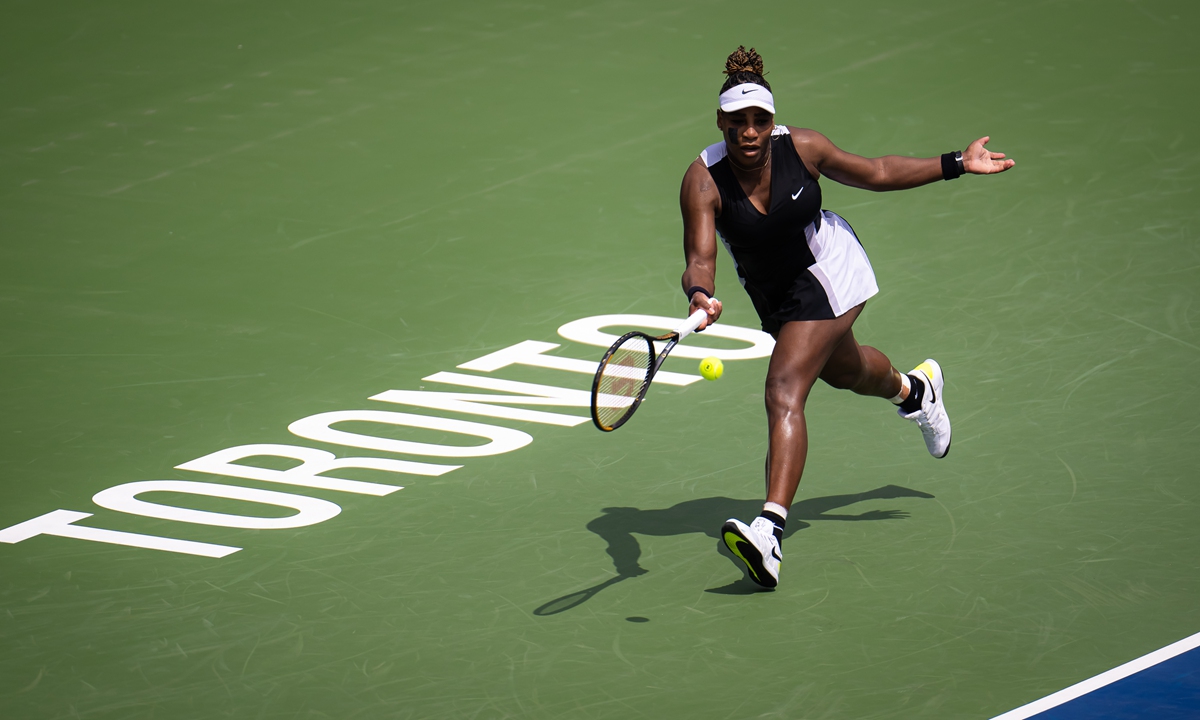 Serena Williams of the US hits a shot during her first round match on Day 3 of the National Bank Open at Sobeys Stadium in Toronto, Canada on August 8, 2022. Photo: VCG 