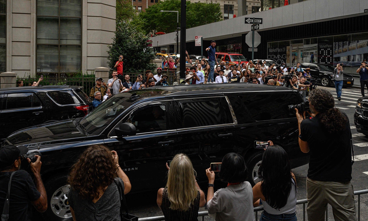 A vehicle carrying former US President Donald Trump leaves the office of the New York Attorney General in New York City on August 10, 2022. Donald Trump on Wednesday declined to answer questions under oath in New York over alleged fraud at his family business, as legal pressures pile on the former president whose house was raided by the FBI just two days ago. Photo: VCG