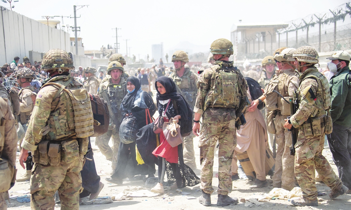 The British armed forces work with the US military to evacuate eligible civilians and their families out of Afghanistan on August 21, 2021 in Kabul, Afghanistan. Photo: AFP