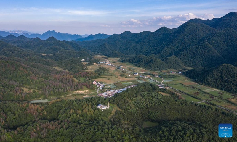Aerial photo taken on Aug. 10, 2022 shows the Hongchiba scenic area in Wuxi County of southwest China's Chongqing. Based on its abundant natural resources and picturesque scenery, Wuxi County has scaled up efforts to boost local tourism.(Photo: Xinhua)
