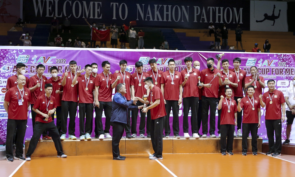 The Chinese volleyball team at the award ceremony of the Asian Men's Volleyball Cup final in Nakhon Pathom, Thailand on August 14, 2022. Photo: Xinhua
