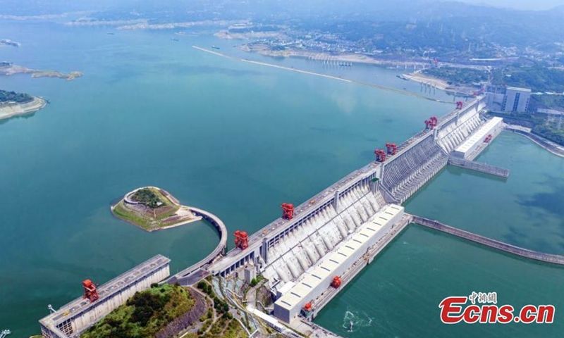 The Three Gorges Dam, the world's largest hydropower project, increases water discharge to help ease a severe drought in the middle reaches of the Yangtze River, Aug. 16, 2022. The dam will accelerate water discharge to 500 million cubic meters into the middle and lower reaches of the Yangtze River over the next five days. (Photo: China News Service/Zheng Jiayu)

