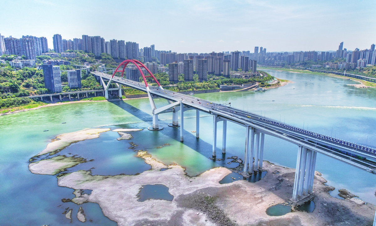 Water levels in the Yangtze River that flows through Southwest China's Chongqing Municipality have declined due to a prolonged drought, revealing parts of the river bed, on August 17, 2022. Photo: VCG