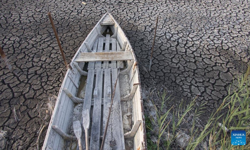 Photo taken on Aug. 18, 2022 shows a view of Lake Velence near Pakozd, Hungary.(Photo: Xinhua)