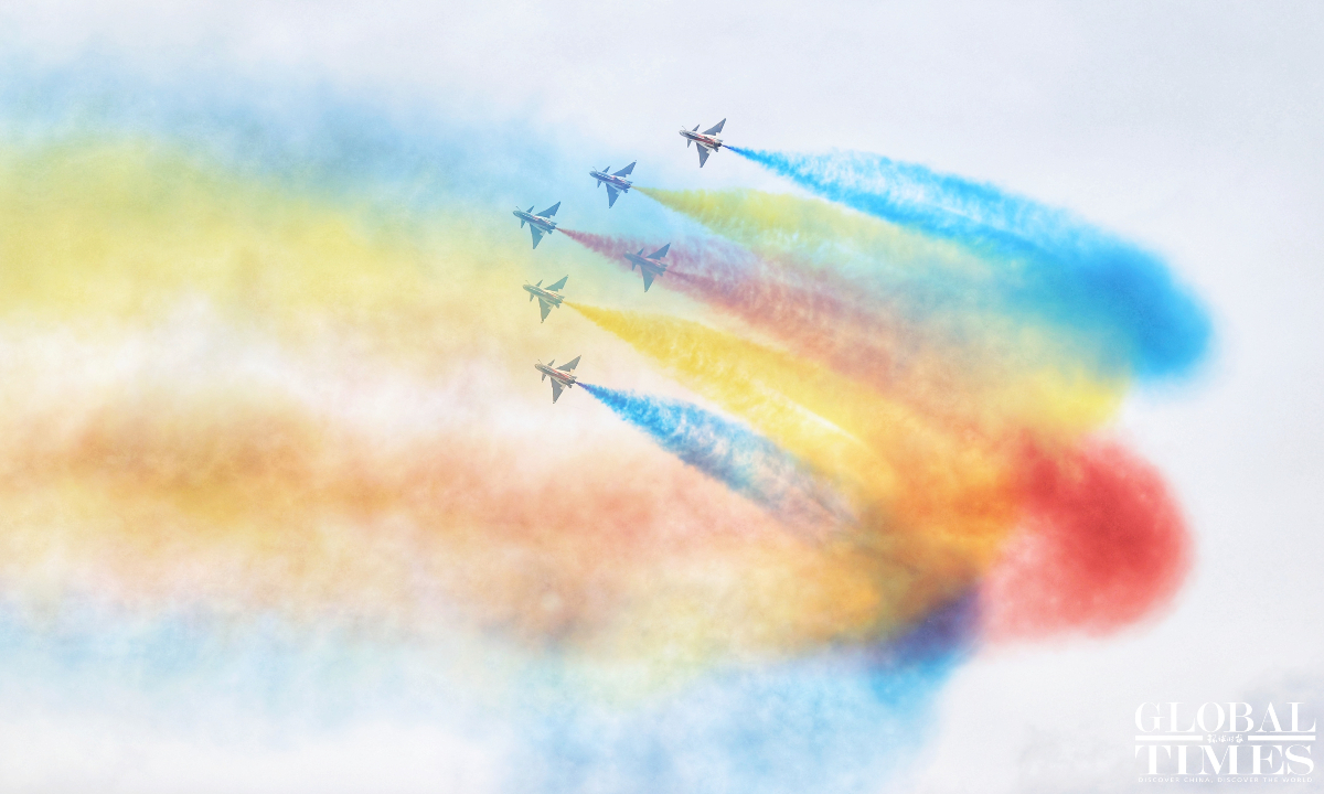 The PLA Air Force open day event kicked off in Changchun, NE China's Jilin on Friday. During Friday’s air show, the Y-20, J-20, J-16 and other star fighter jets were on full display. The PLA Air Force's August 1 aerobatics team also delivered a wonderful aerial display. (Photos: Cui Meng/GT)