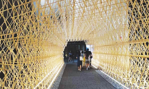 Bamboo installation at the Kengo Kuma exhibition entrance Photo: Li Yuche/GT 